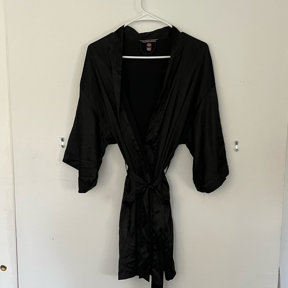 VS Short Kimono Robe - Picture 3 of 6